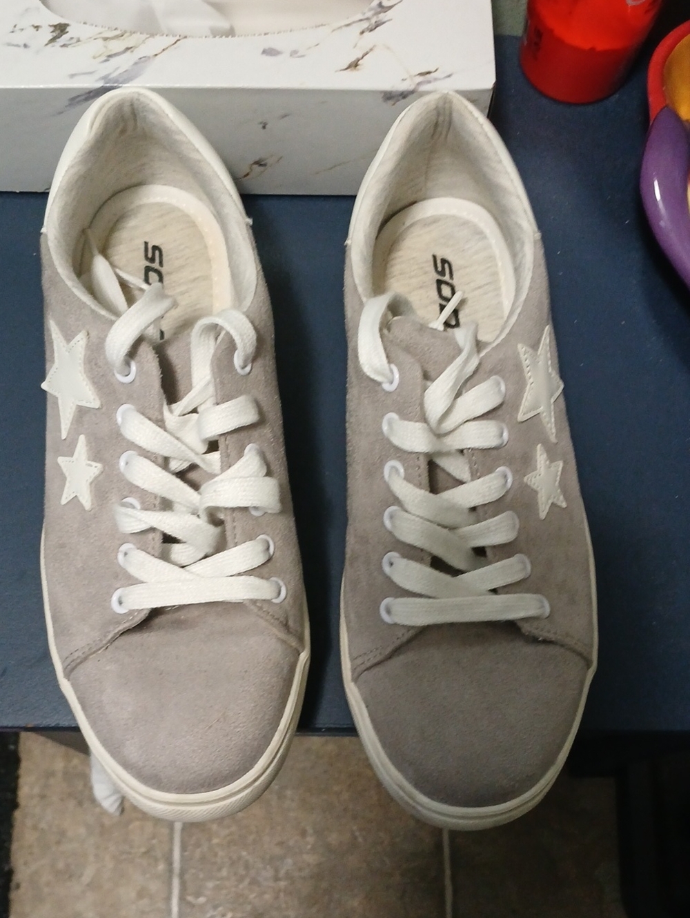 Soda Women's Light Gray Suede Star Lace-Up Sneakers